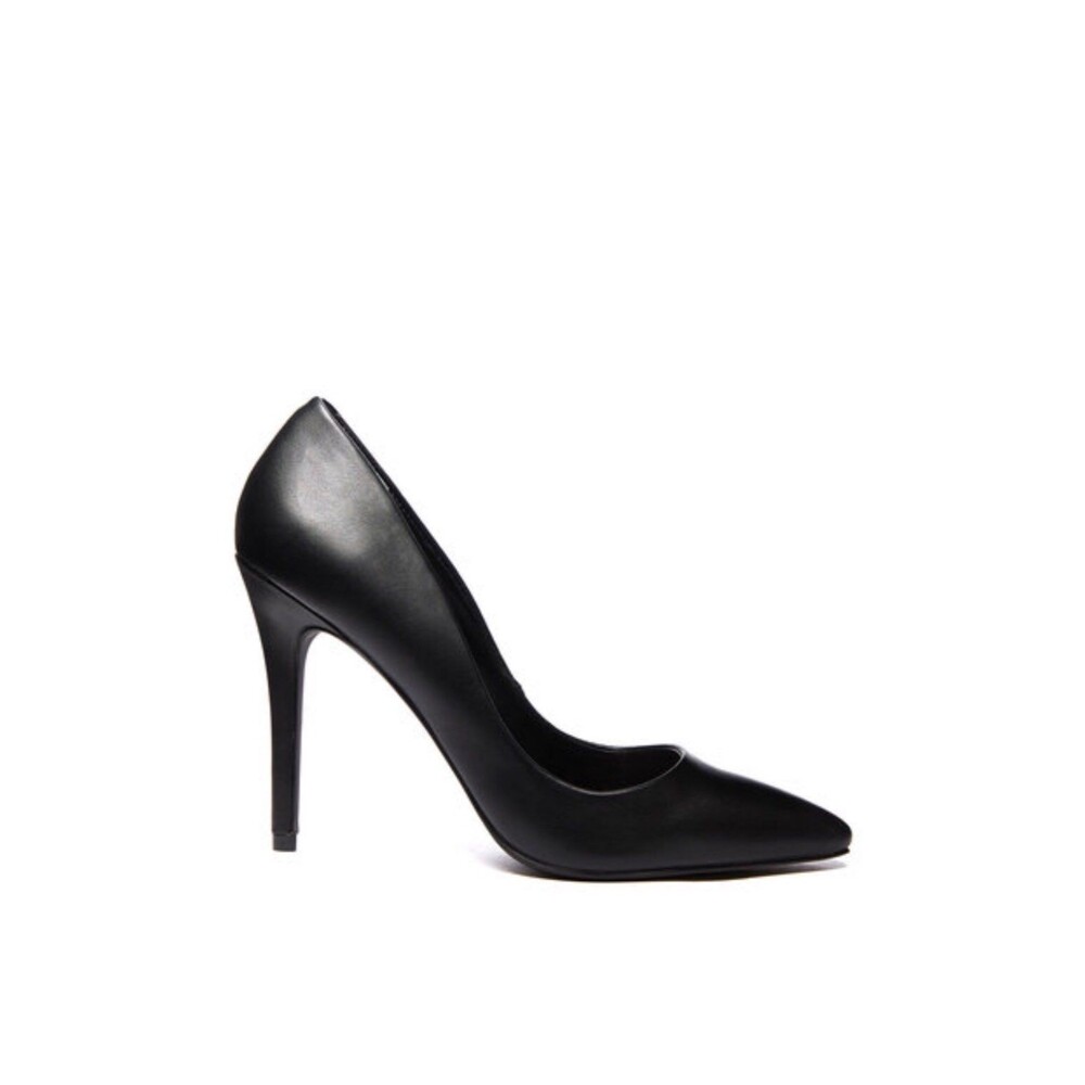 Charles David Black Pump NWT